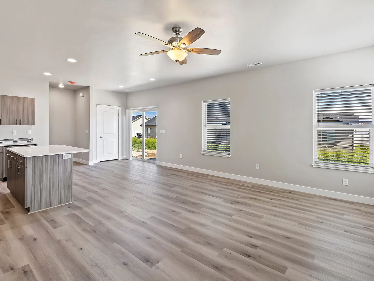 4 year old 3 Bed, 2.5 Bath Townhome in Twin Falls | Available 11/09 | $2200/mo | ID — Photo 2