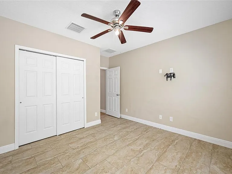 230 Clayton St — Photo 7