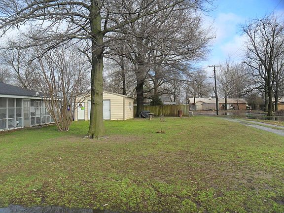 3rd image of 100 E Benton Ave