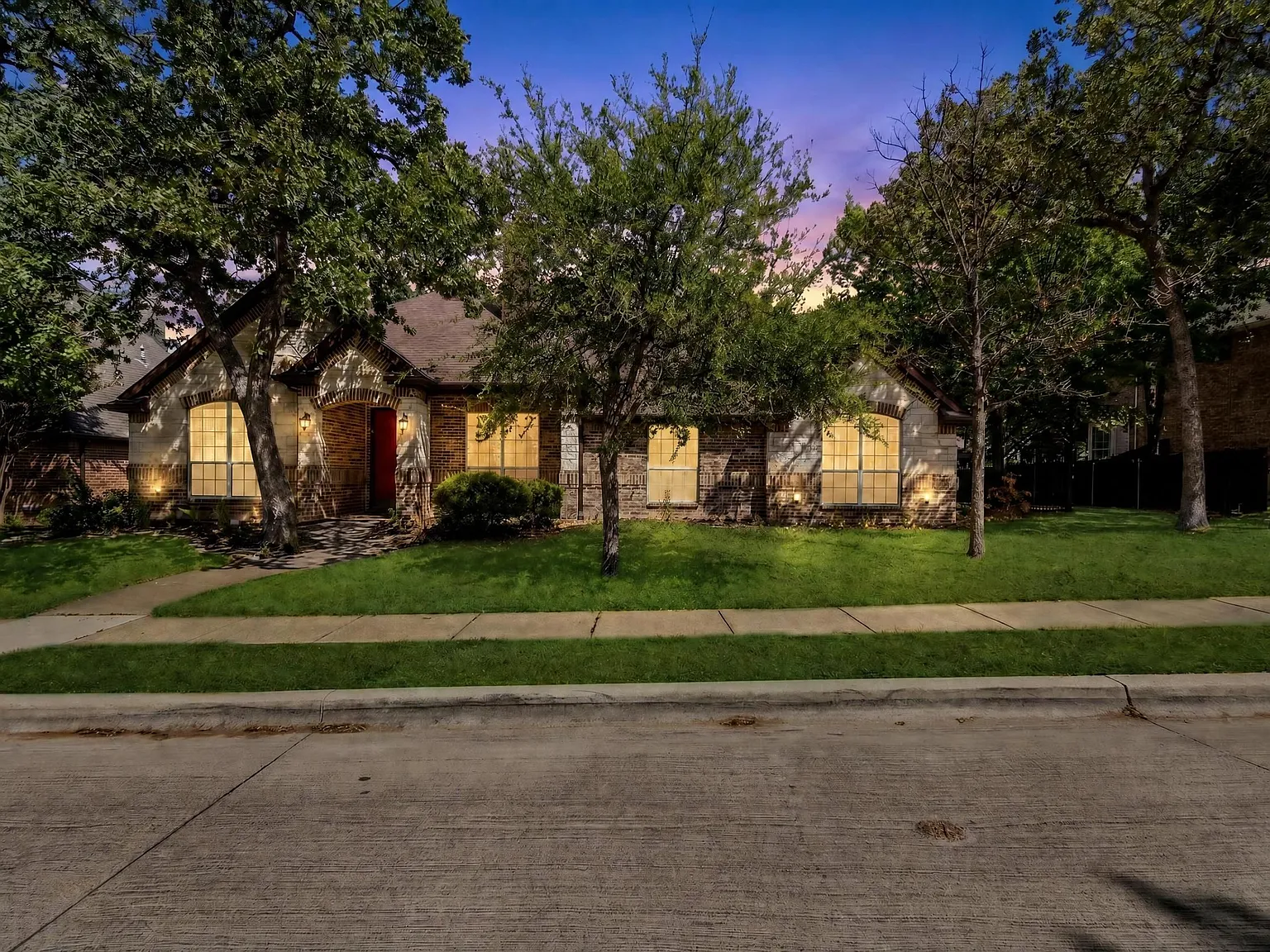 4 bed, 2846 sqft, $5,000 — Photo 2