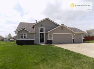 708 Meadow Ln, Raymore, MO 64083