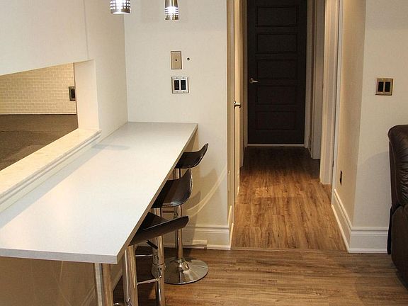 3rd image of 7 Compton Cres #Basement