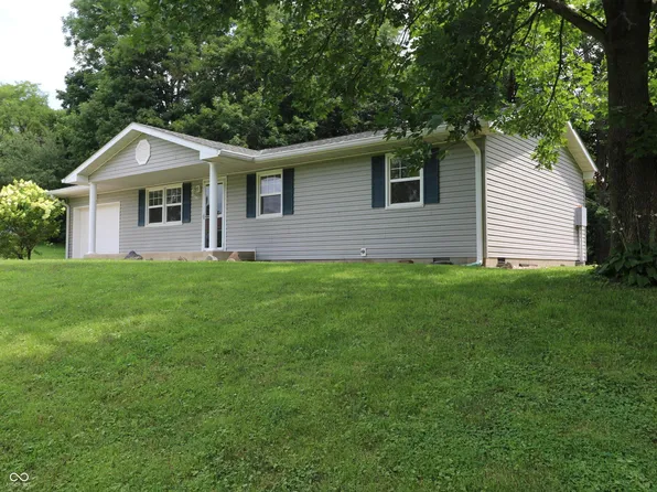 205 S Jackson St, Waveland, IN 47989