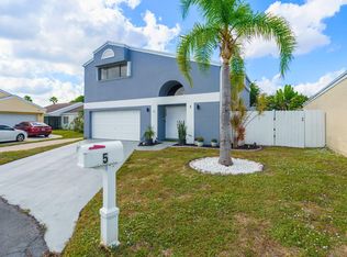 5 Compton Way, Boynton Beach, FL 33426