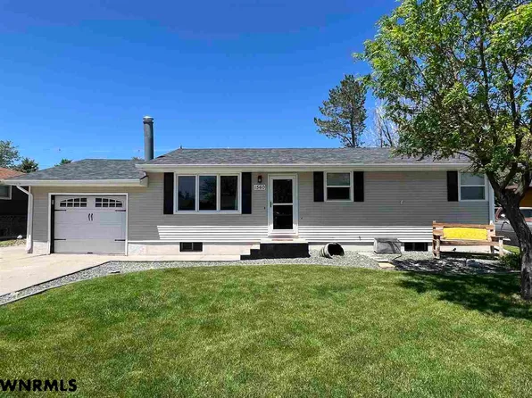 1560 A St, Gering, NE 69341