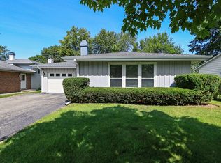 711 Smith Ave, Lake Bluff, IL