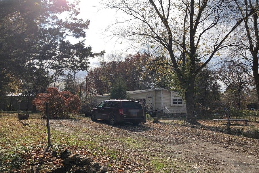2nd image of 10358 Gass St