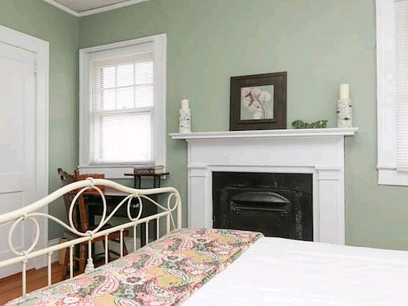 Old Mantle & Fireplace (non-functional)