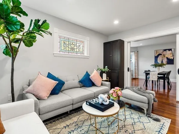 44 Eastbourne St, Roslindale, MA 02131