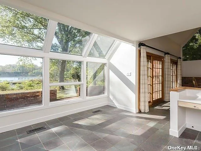 1 Pine Point — Photo 11