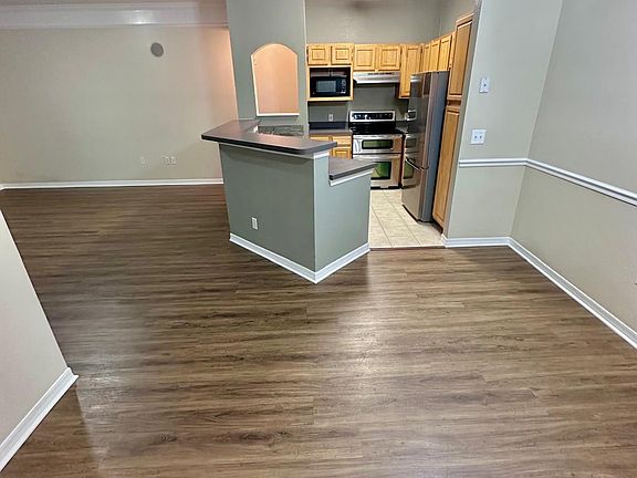 3rd image of 3209 Parkchester Square Blvd APT 304