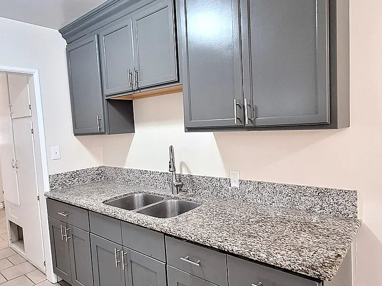 4033 W El Segundo Blvd #D — Photo 11
