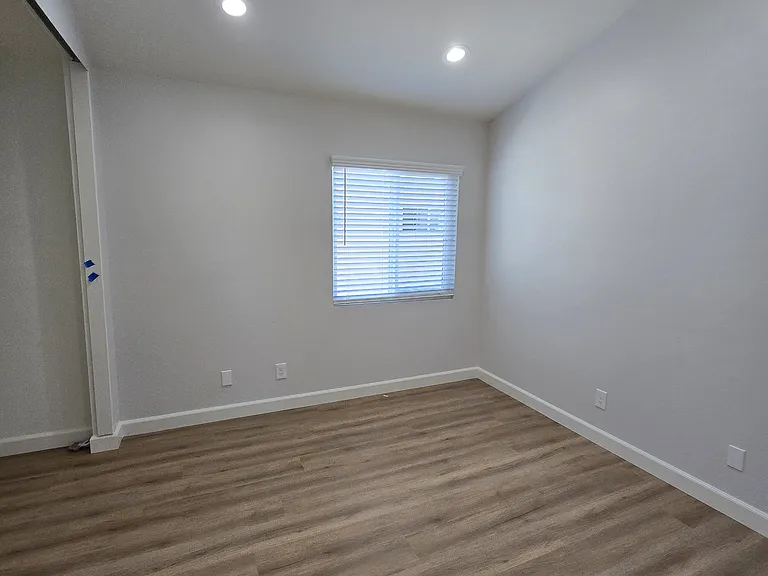 2400 W Commonwealth Ave #C — Photo 7