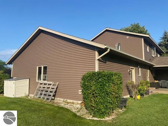 2nd image of 2555 Westward Dr