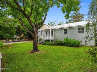 1702 River Dr, New Bern, NC 28560