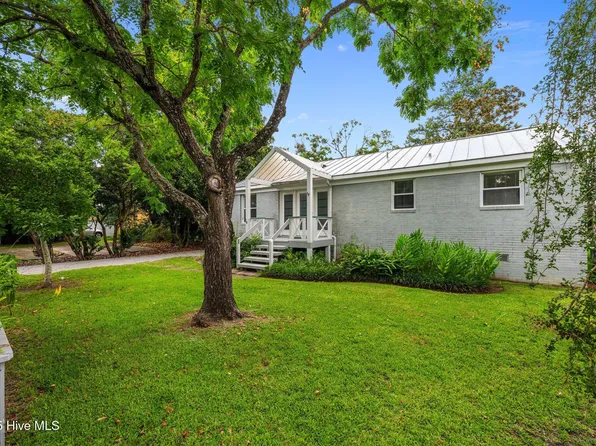 1702 River Drive, New Bern, NC 28560