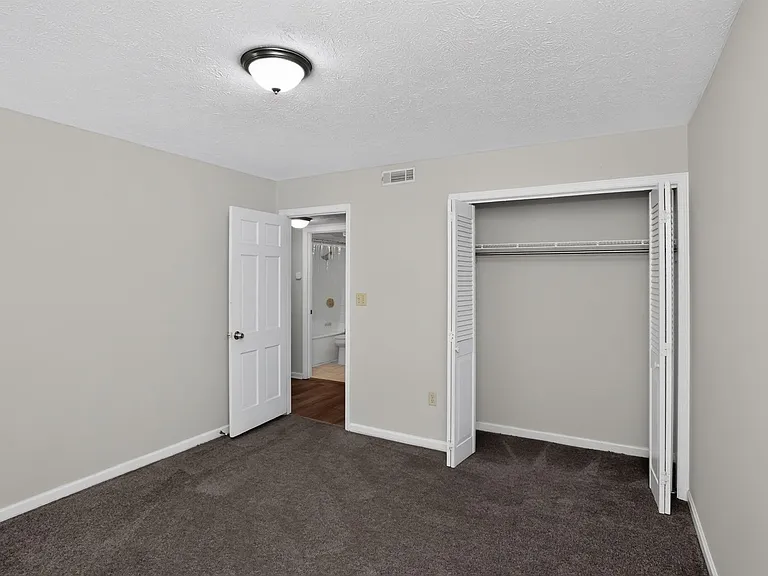 104 Montclair Dr — Photo 22