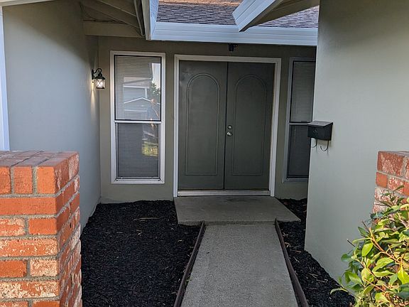 2nd image of 6703 Oaklawn Way