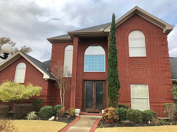 2nd image of 2702 River Oaks Dr