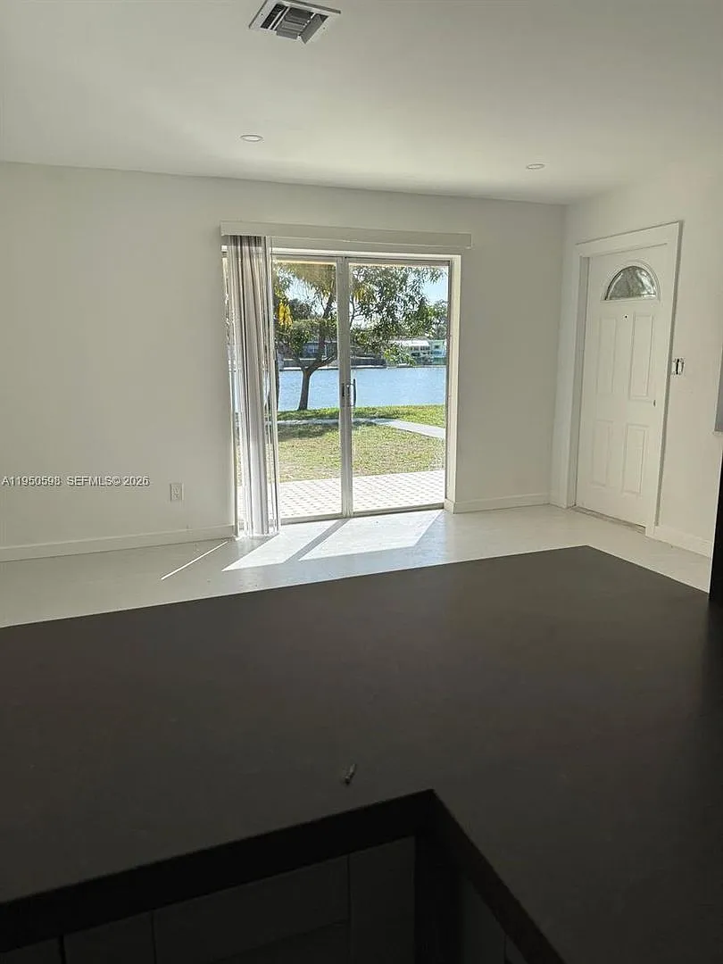 1056 SW 2nd Street 1056, Hallandale Beach, FL 33009 — Photo 4