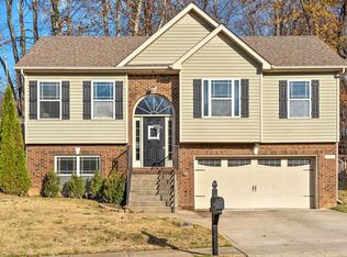 613 Hidden Valley Dr, Clarksville, TN 37040