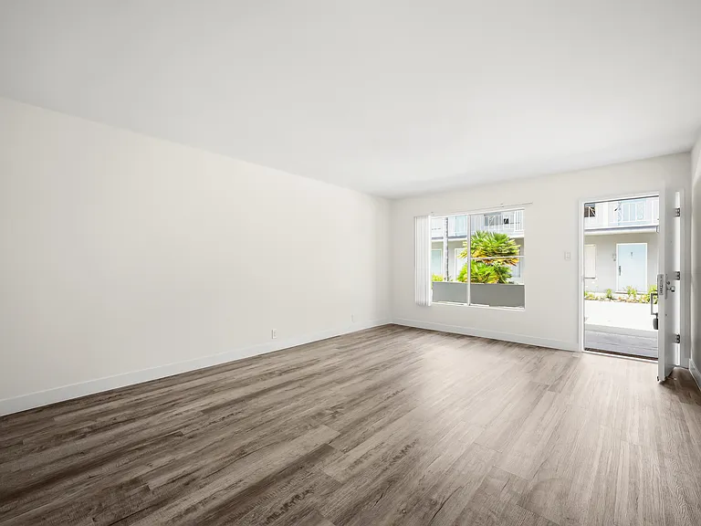 608 San Vicente Blvd — Photo 6