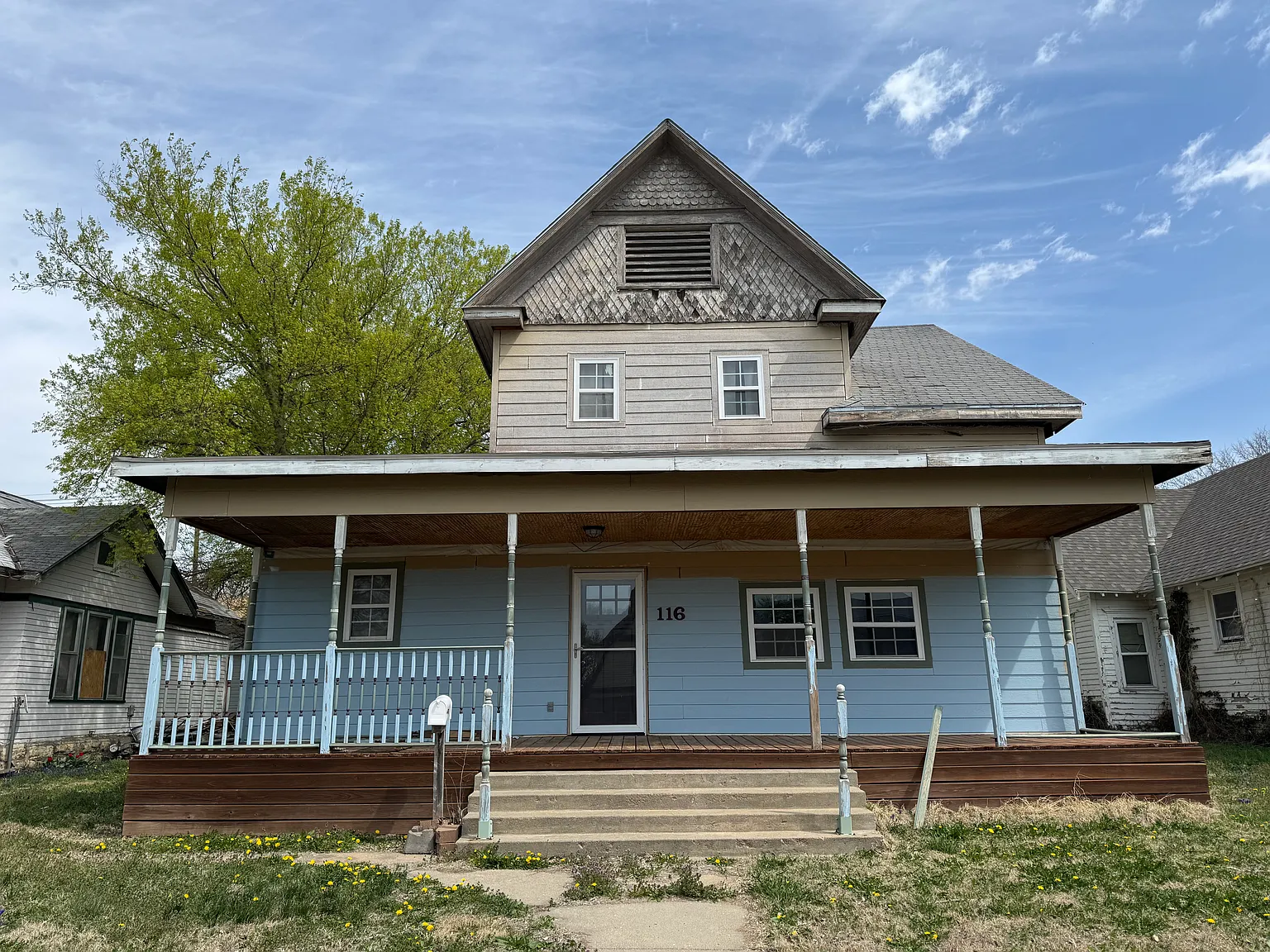 4 bed, 2000 sqft, $695 — Photo 2