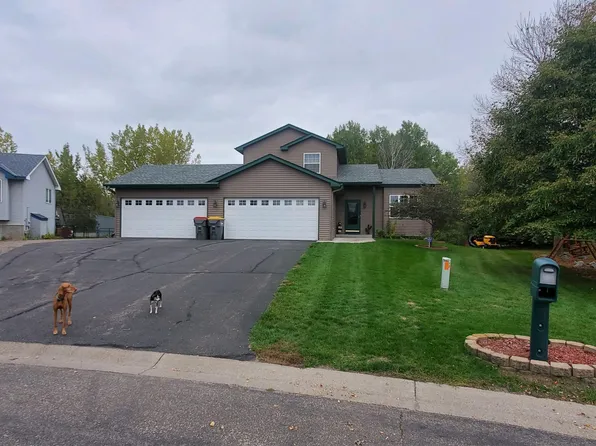 802 3rd Ave SW, Isanti, MN 55040
