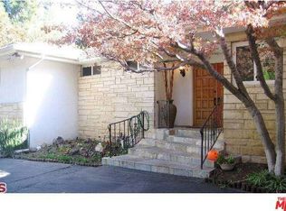 3846 Hayvenhurst Ave, Encino, CA 91436