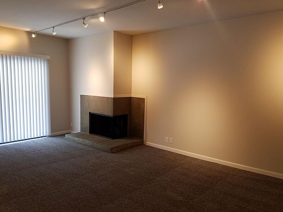 3rd image of 4691 Albany Cir APT 101
