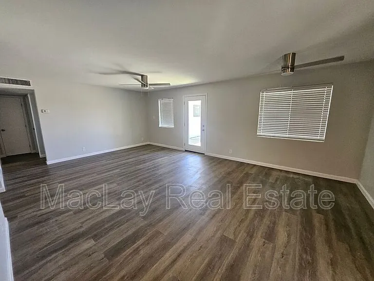 524 W 3rd Pl — Photo 6
