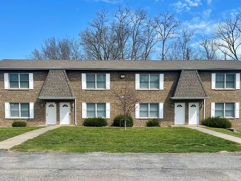 4601 W Millbrook Dr — Photo 1