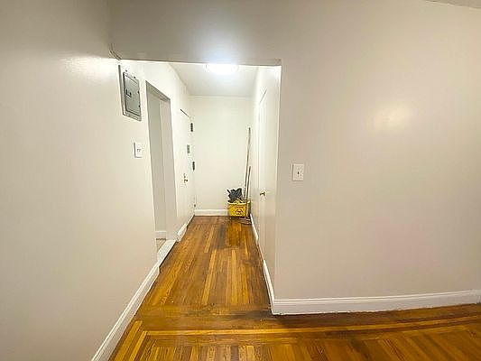 4th image of 1462 Taylor Ave APT 17A