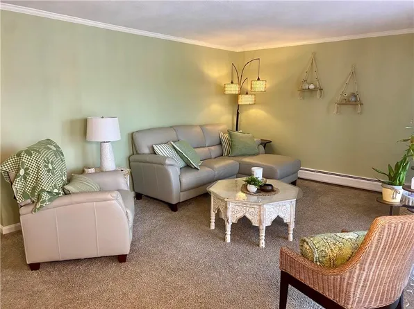 7 Wake Robin Rd Unit 104, Lincoln, RI 02865