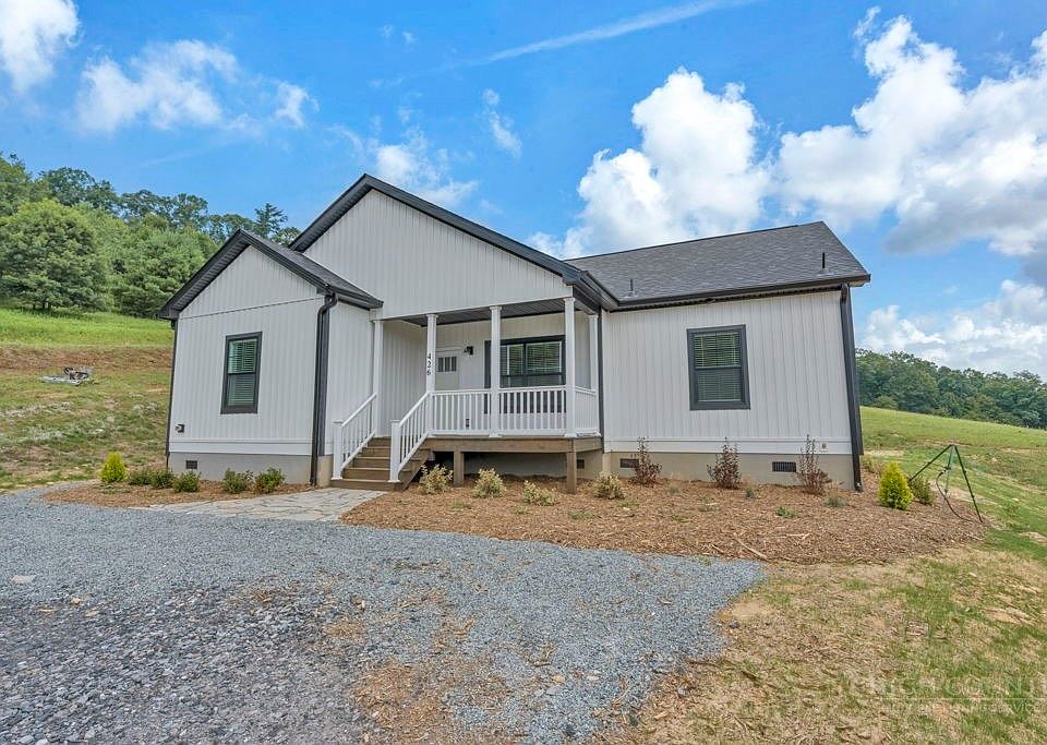 1st image of 426 Fieldstone Way Way