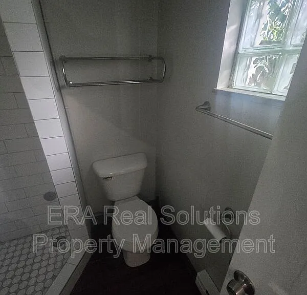 75 E Moler St #A — Photo 12