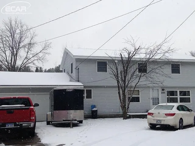 2695 E Burt Rd photo 1