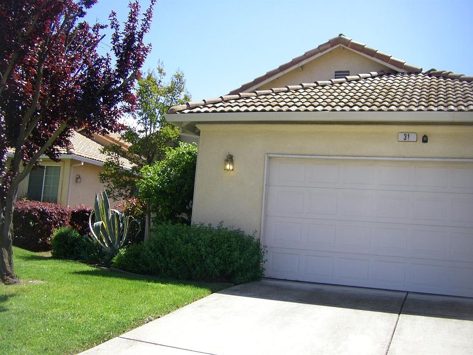 Lovely, easily maintained patio home in the active adult community of Regency Place.
