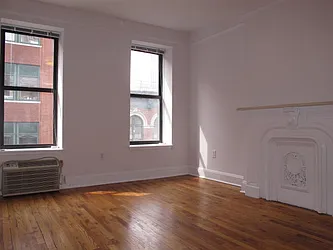 Rented by Metropolis Real Estate of Manhattan