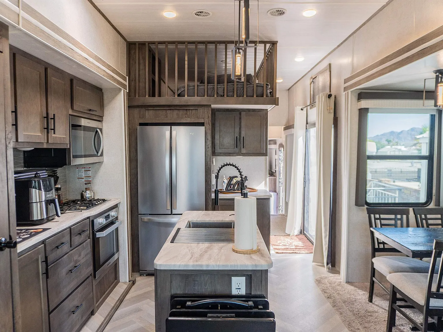 1 bed, 375 sqft, $1,300 — Photo 3