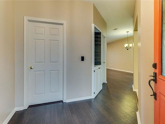 4th image of 336 Timbercreek Ct