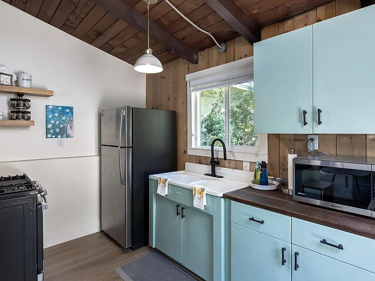 84 Centennial Ave — Photo 10