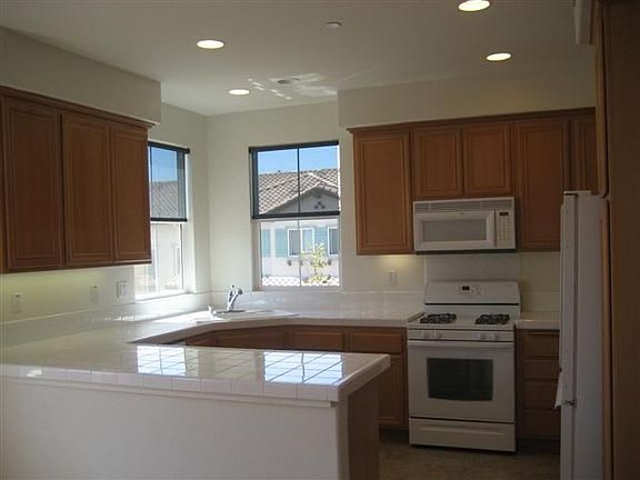 Large bright sunny kitchen