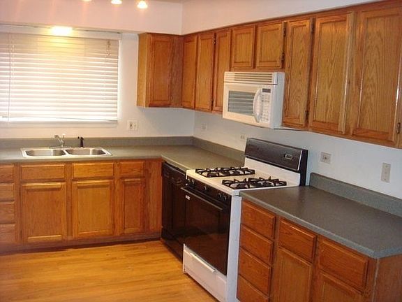 3rd image of 7348 Winthrop Way Unit 5
