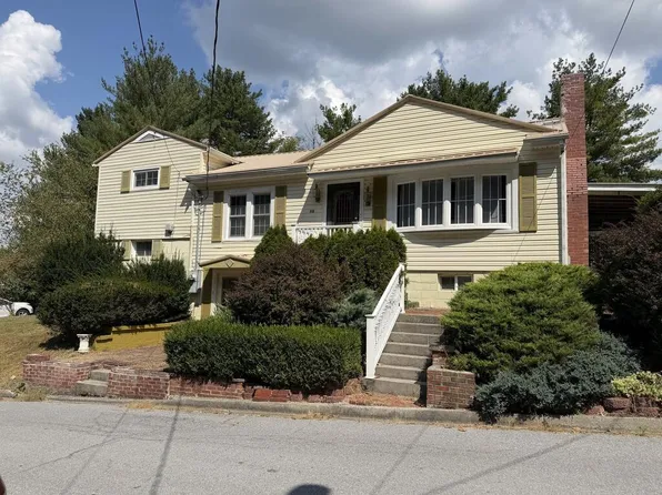 312 Circle St, Bluefield, VA 24605