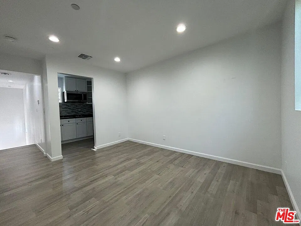 2 bed, 1.0 bath, 600 sqft, $2,500 — Photo 2