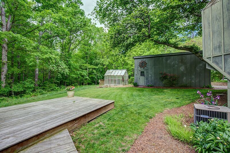 2nd image of 565 Carefree Ln