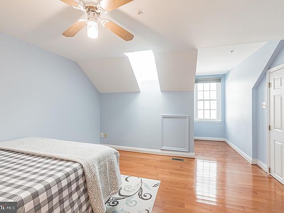 2nd image of 13509 Hamlet Square Ct