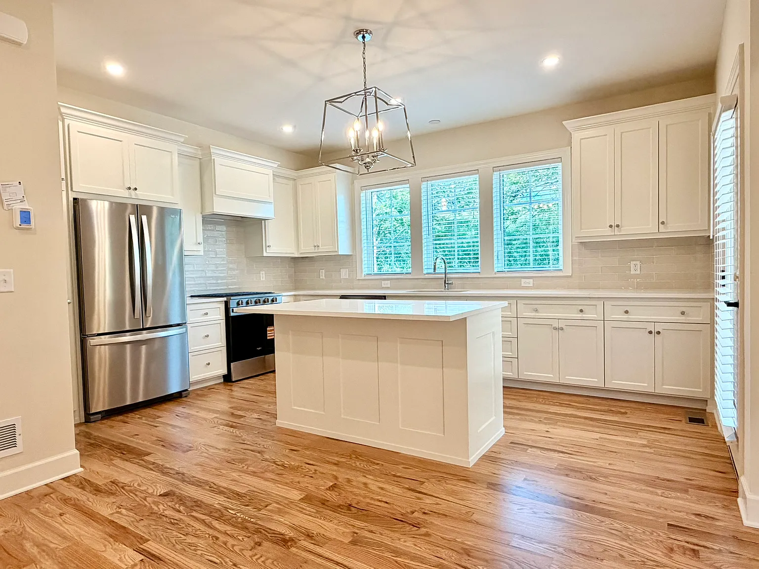 4 bed, 3.5 bath, 2778 sqft, $3,200 — Photo 2