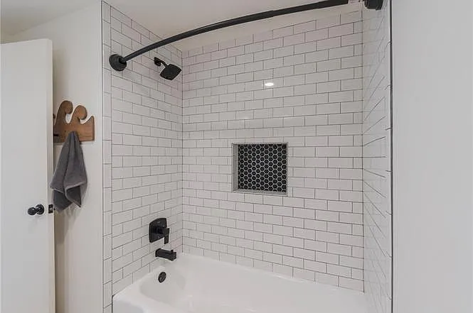 2436 E Tryon Ave — Photo 19